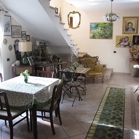 Oda ve Kahvaltı Moscani 4*